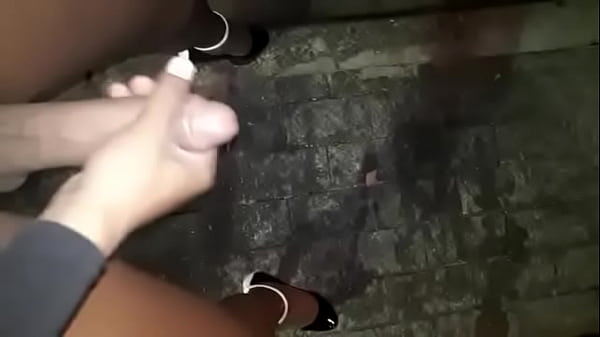 Gozando gostoso na rua das necas 