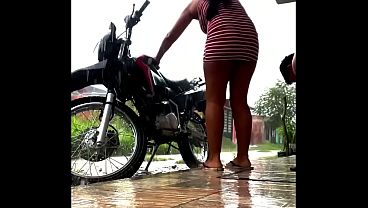 Nonton Dia Lluvioso Para Follar Afuera Y Que Los Vecinos Disfruten Del Show 12 Min1080p thumbnail