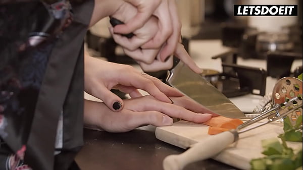 Play MP4 - Best Friends Tiffany & Eve Romantic Lesbian Sex - A GIRL KNOWS