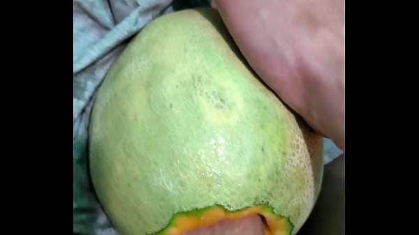 Play MP4 - Probando cosas nuevas con un mel&oacute;n&period;