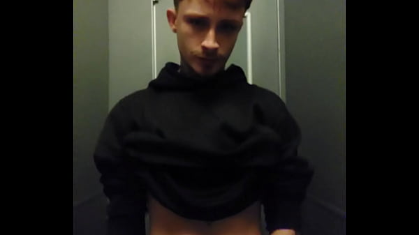 Fazendo Pega&ccedil;&atilde;o No Banheiro Do Mercado thumbnail