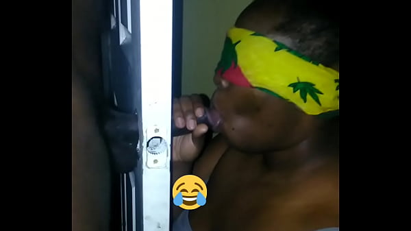 Play MP4 - GHETTO GLORY HOLE lol