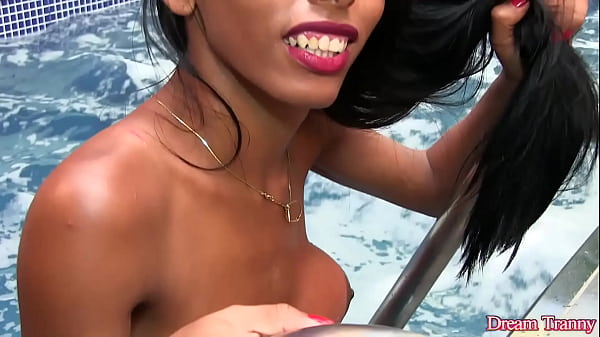 Black Tranny Adrielhy Bronze Gets Naked and Shows Off Her Assets 