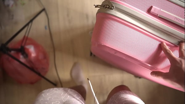 Nonton She Didn't Let Me Go On A Business Trip Alone, So She Climbed Into My Suitcase thumbnail