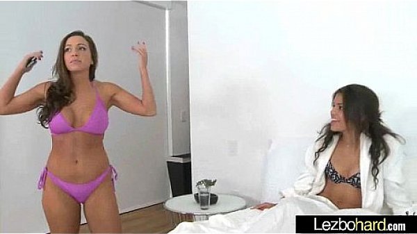 Teen Lesbos (Abigail Mac & Gabriella Ford) Play Till Climax On Cam vid-01 