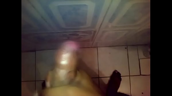 Play MP4 - me jerking off