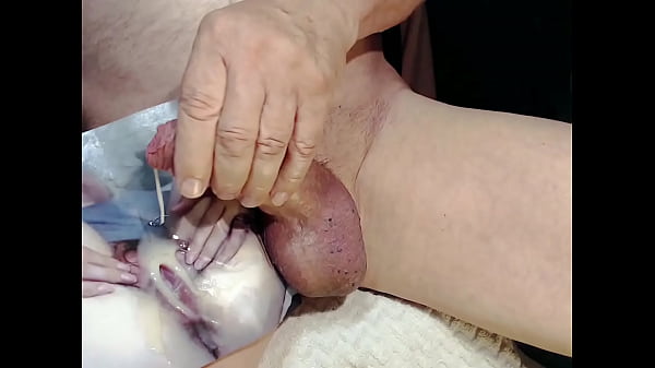 einer geilen Schlampe_auf die Fotze gewichst