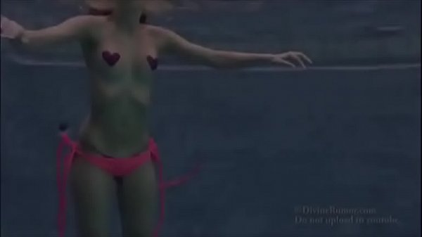 Nonton Underwater Topless In The Pool thumbnail