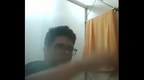 Nonton Nerdola Tocando Uma No Banheiro thumbnail