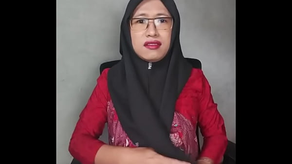 Black Hijab Shemale Plays Her Cock And Anal Masturbate 