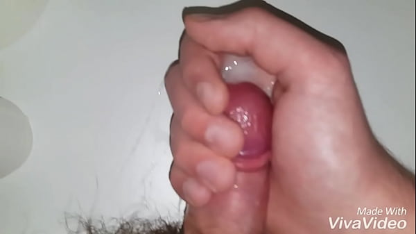 Selfmade i wank my dick vidio because im so horny, with a Cumshot at the end
