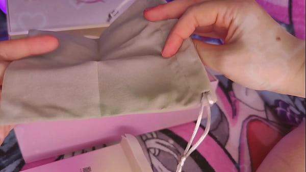 Two vibrators destroy her pussy 