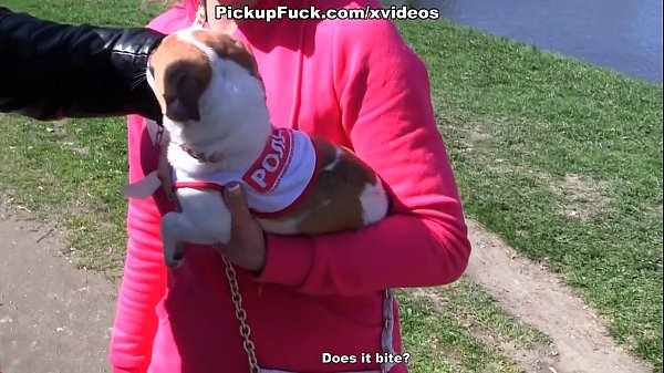 Play MP4 - Woman fucked in the ass in the woods