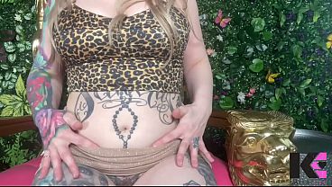 Nonton Goddess Bellygasm Joi: Up Close Belly Button Fingering thumbnail