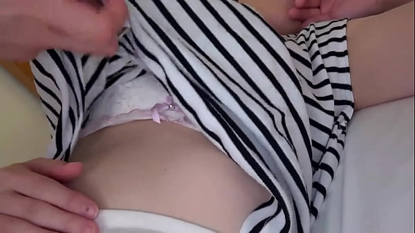 Play MP4 - 泥●&srarr;Tバック丸出しで爆●する無防備な20歳■※ハタチに密着※グイグイ呑んでホテルで爆●&srarr;純白パンチラGET※肉厚で淫らな舌を持つパリピ女「彼氏以外とは初ちゅー」