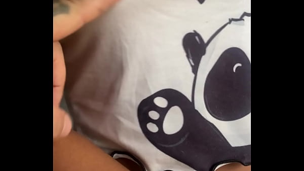 Peguei a minha amiga com dedo na buceta 