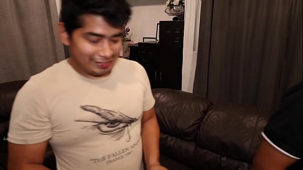 Mi amigo y yo nos estamos cogiendo a su madrastra 