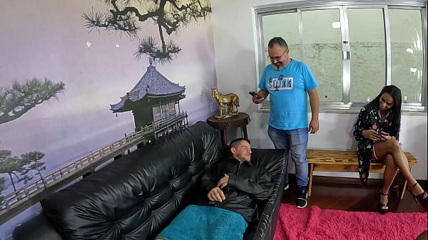 Play MP4 - S&oacute; rola safadeza por tr&aacute;s das c&acirc;meras quando tem a chegada de Vivi Marques