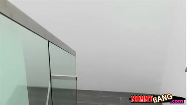 Nonton Stepmom And Teen Babe Amazing Threeway thumbnail