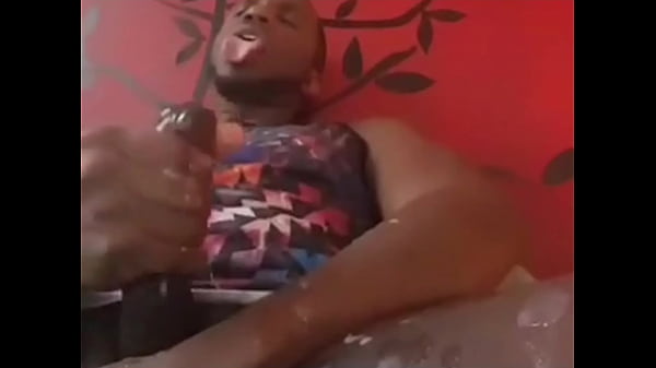 Play MP4 - Neg&atilde;o Jorrando Leite