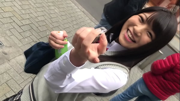 渋谷オフパコ 都内某有名校に通う優等生 頭のいい子は性にも貪欲 騎乗位が激しすぎて何度も射精しそうになる デカ尻 巨乳 円交風 制服女子 ミニスカート セーラー服 生足 カメラ目線 顔出し フェラチオ　 33gr5y1