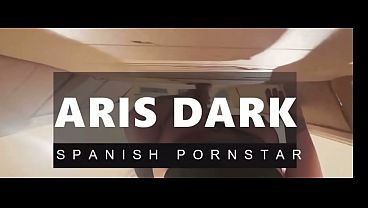 Aris dark follando con un chico en videoclip