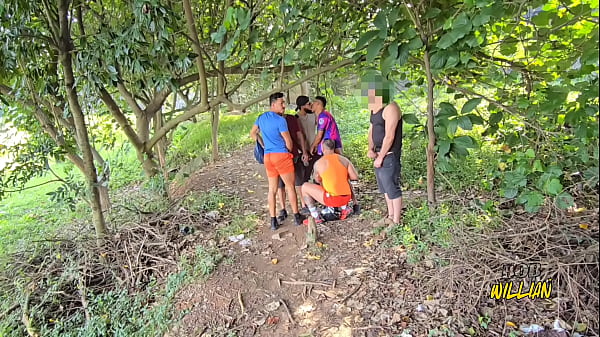 Fui Fazer Trilha E Acabei Em Uma Suruba No Mato thumbnail