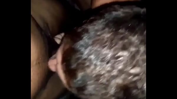 Play MP4 - Novinho socou a rola preta na minha boca at&eacute; dar leite