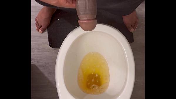 Play MP4 - GOLDEN SHOWER FROM MY BBC