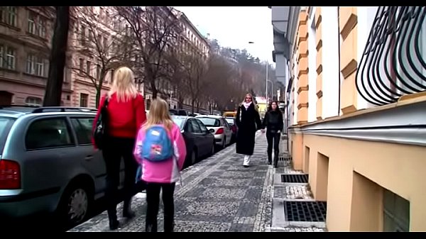 She likes to lick and ride 10-pounder 