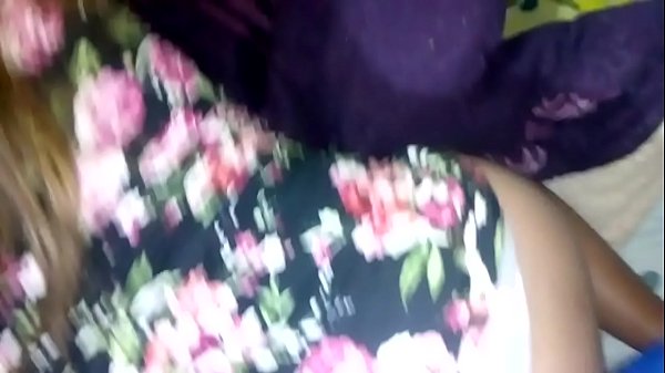 Ricoo trasero de mi esposa en vestido 