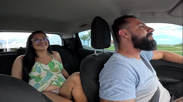 No Pelo no Carro: A Boca de Raquel Disse que Amou o Anal, e a Buceta Levou Rola sem Camisinha 