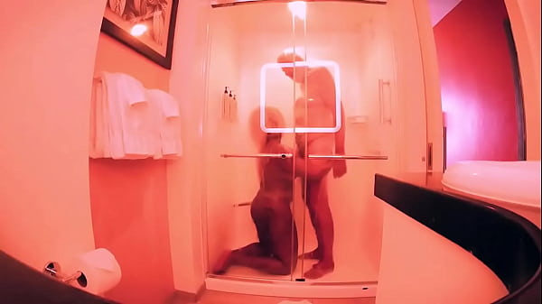 Nonton Enjoying A Shower In My Waikiki Hotel Room. thumbnail