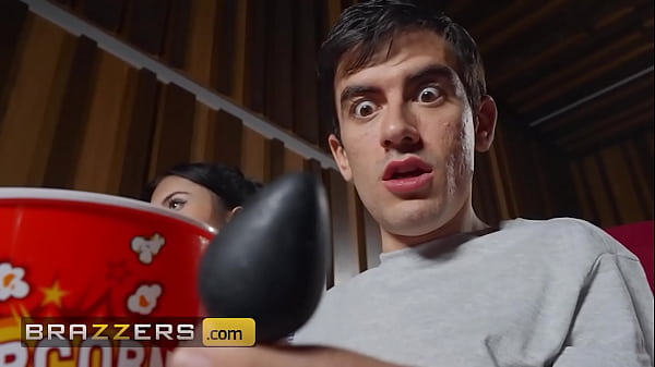 Play MP4 - &lpar;Jordi El Nino Polla&rpar; Gets His Dick Sucked At The Movie Theatre By Hot Employee &lpar;Tina Fire&rpar; - Brazzers