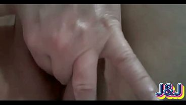 Vai... Vai... Bate essa punheta gostosa pra mim... Me conte como foi gozar CMG.. 