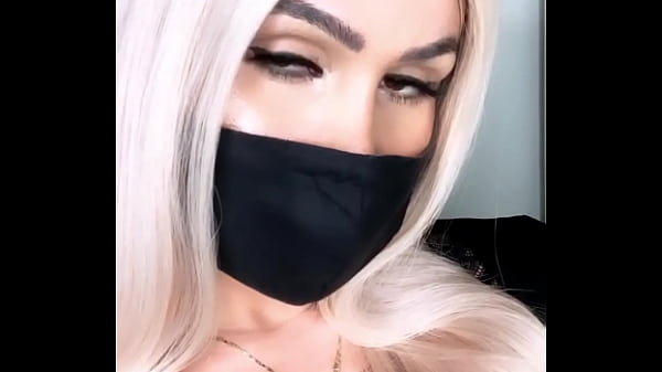 LOIRA SENSUALIZANDO NA QUARENTENA 