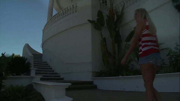 Play MP4 - Blonde step sister gets a hard pounding and a cumshot in her mouth