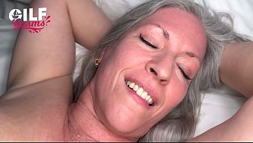 Nonton Trailer Silver Foxy And Darren Blaze Met At One Of Our Content Houses And Quickly Realized They Had A Yearning For Each Other. thumbnail