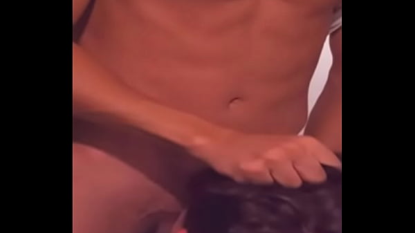 Universitarios cachondos a escondidas hacen la tarea de anatomia 