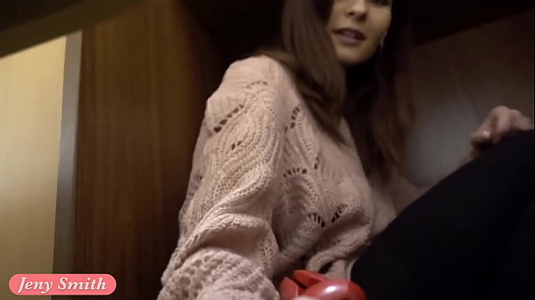 Play MP4 - Jeny Smith caught by angry guard while she trying to spend the night in a shop naked&excl;