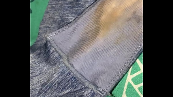 Tanga tan sucia que llega a quedar amarilla