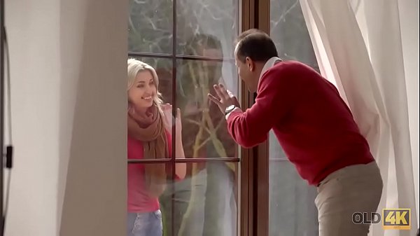 OLD4K Chick_was lostin the_city butold mansaves her and fucks