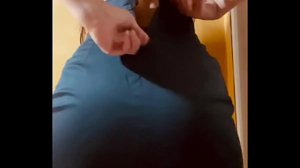 Play MP4 - Secretar&iacute;a cachonda le graba video a su jefe