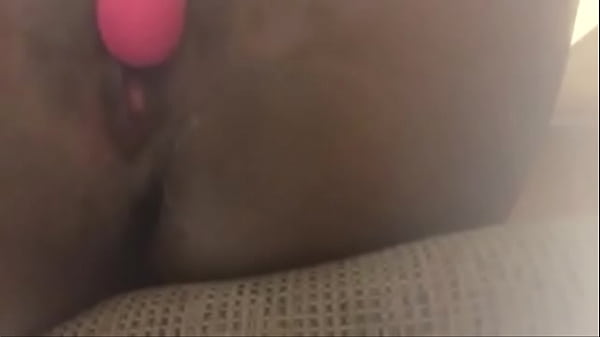 Lil momma playing in it till she squirt 