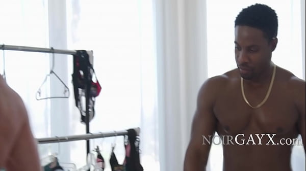 Models have a great fuck after a shoot 