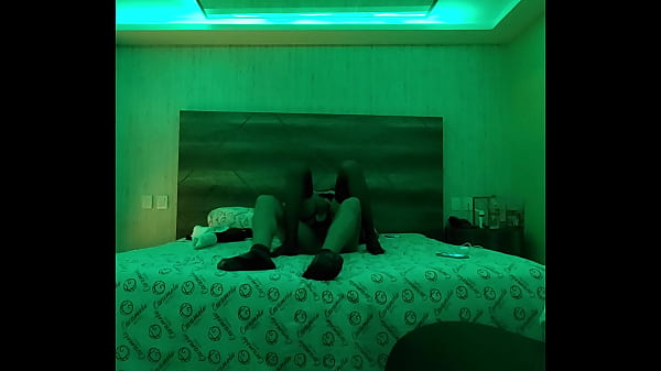 Play MP4 - Mi novia quer&iacute;a sentir una triple penetracion y se la cumpli