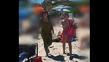 Nonton Nude Beach Vlog: Dani Goes To Miami Beach With Xxx Friends thumbnail