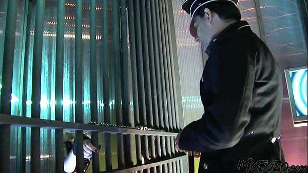 Play MP4 - MOFOZO&period;com - Amateur With Big Boobs Enjoys Getting Fucked Doggystyle