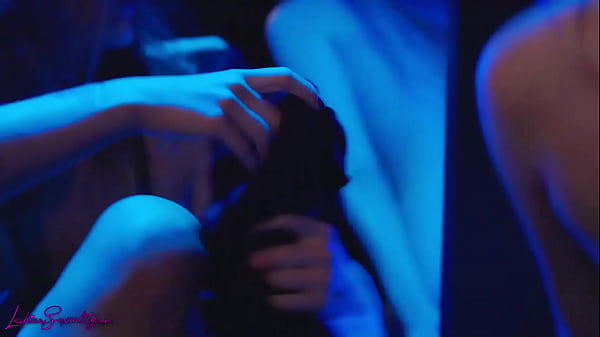 Petite Lesbian Alex De_La Flor Dominated By_Electra Rayne