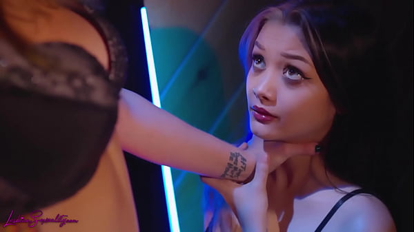 Play MP4 - Petite Lesbian Alex De La Flor Dominated By Electra Rayne